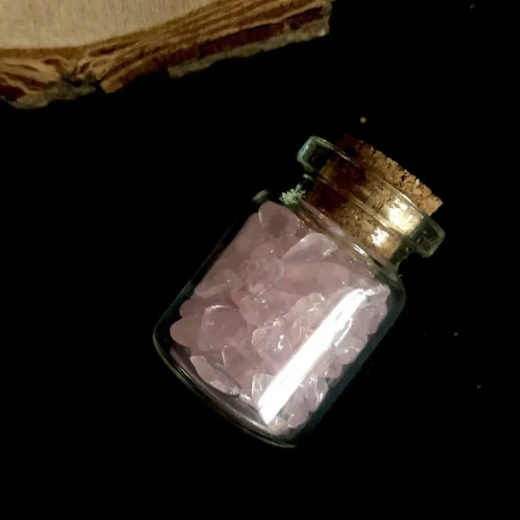 Tiny jar of pink quartz stones rocks cute crystals cork bottle - Picture 4 of 6